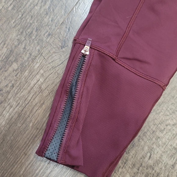 Lululemon leggings - Picture 6 of 7